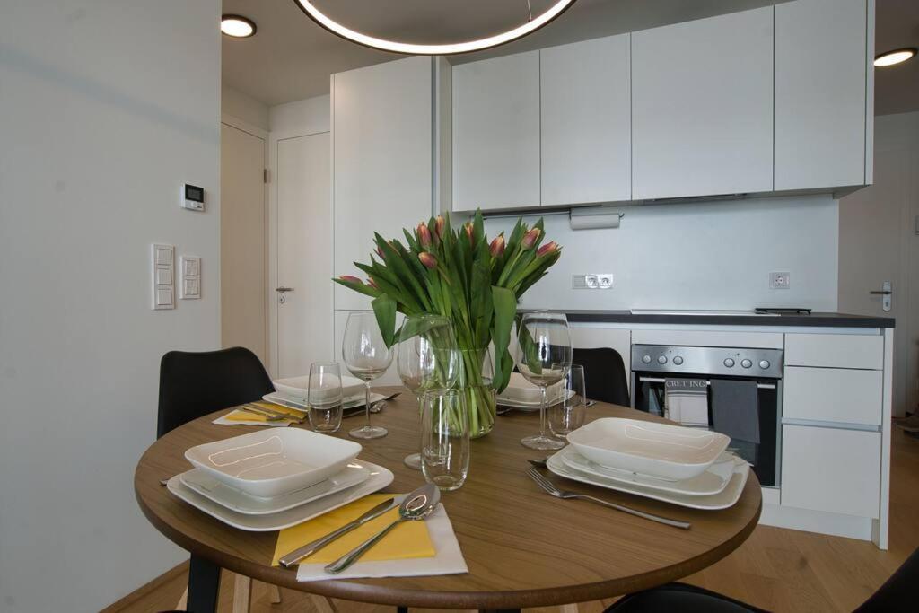 Modern Apartment Near Stadtpark Vienna Exterior photo