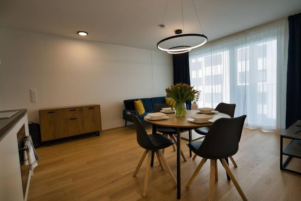 Modern Apartment Near Stadtpark Vienna Exterior photo